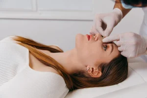 تا چند روز بعد عمل بینی باید سربالا باشد